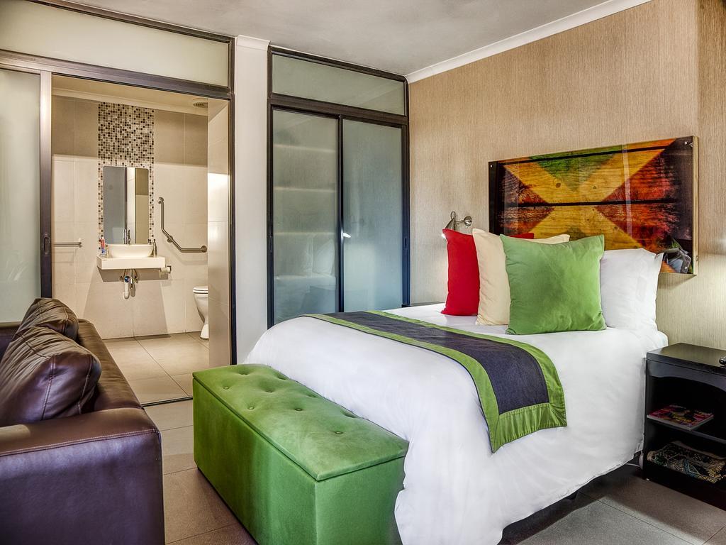 Yalla Yalla Boutique Hotel Witbank Esterno foto